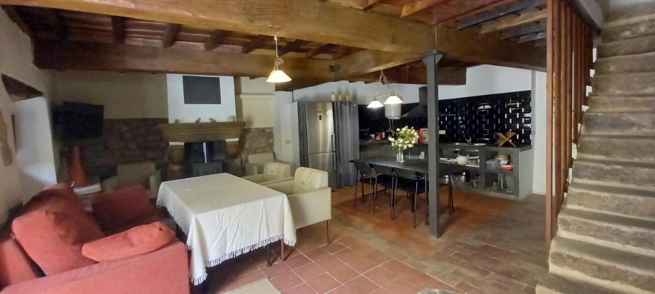 Albergue Turistico "San Blas" De Oliva De Plasencia Εξωτερικό φωτογραφία